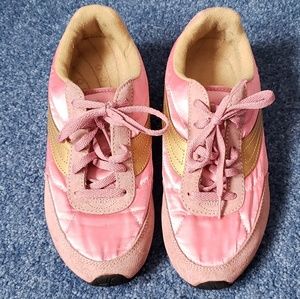 No Deja Marca Shoes Size 6